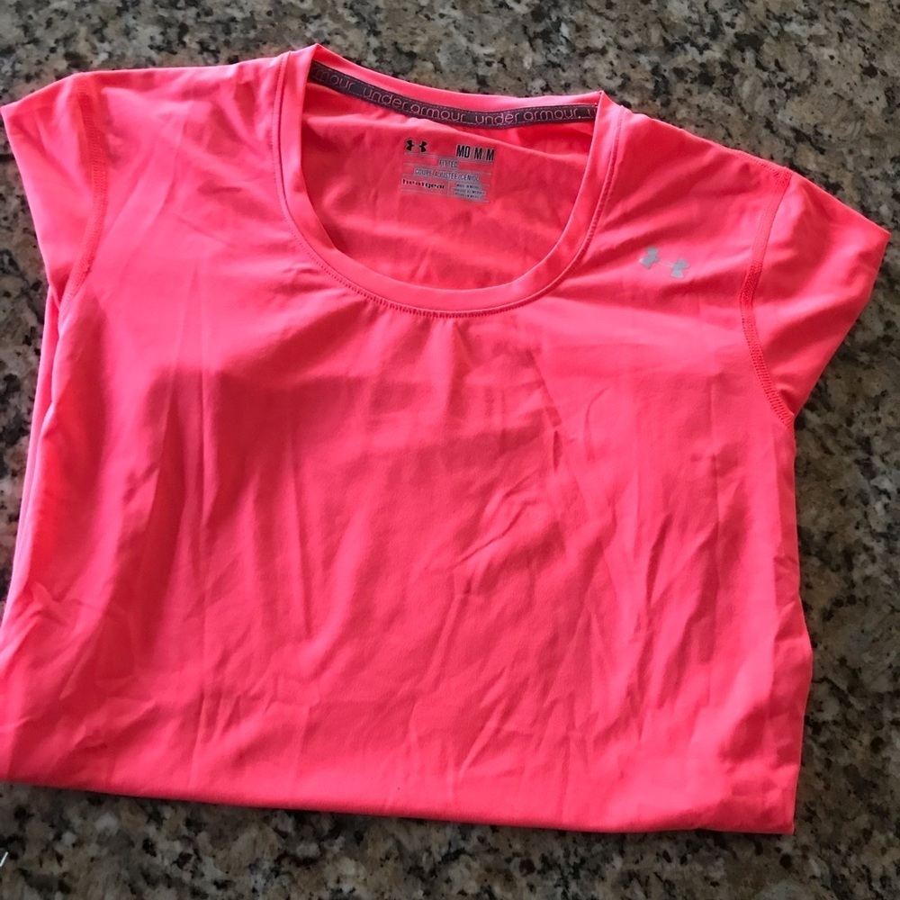 👟Under Armour Fitted Tee